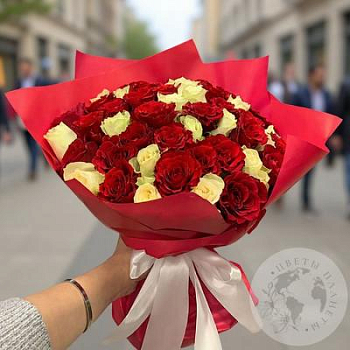 Букет из 51 розы микс 40 см.