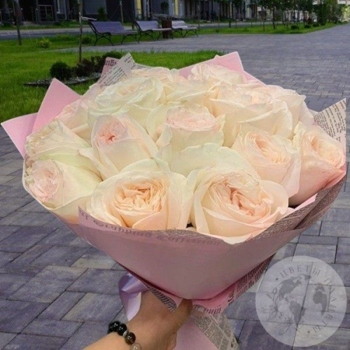 Букет из 15 пионовидных роз в магазине Цветы Планеты