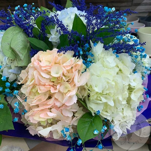 Букет с гортензией, солидаго, гипсофилой