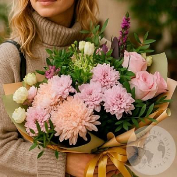 Букет из альстромерий, эустому и роз