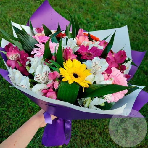 Букет из альстромерий и гербер в магазине Цветы Планеты