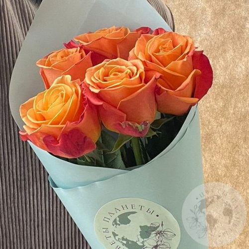 5 роз оранжевых 60 см. в магазине Цветы Планеты