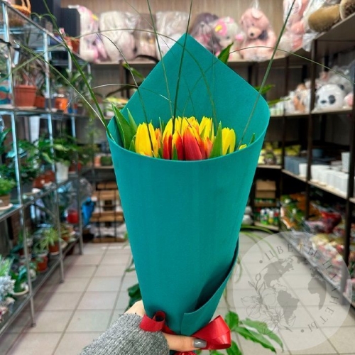 Букет из 15 тюльпанов в магазине Цветы Планеты