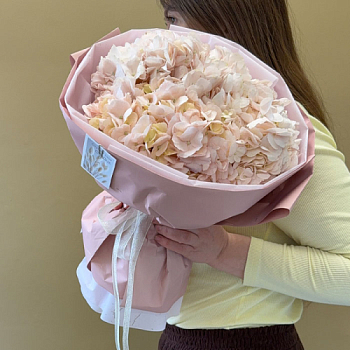 Монобукет из гортензий