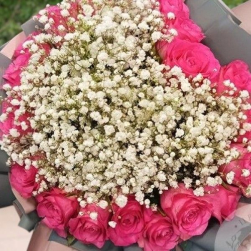 Букет из роз и гипсофилы "Для любимой" в магазине Цветы Планеты