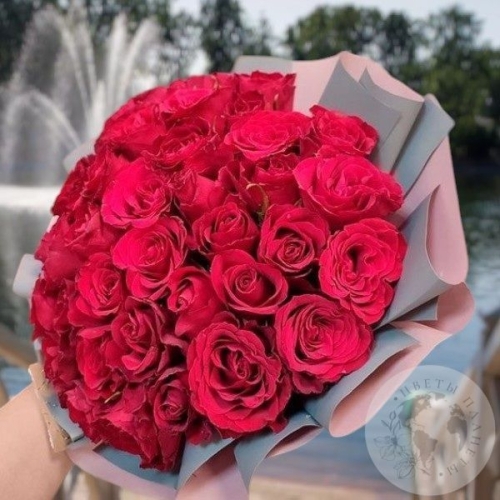 Букет из 39 красных роз в магазине Цветы Планеты