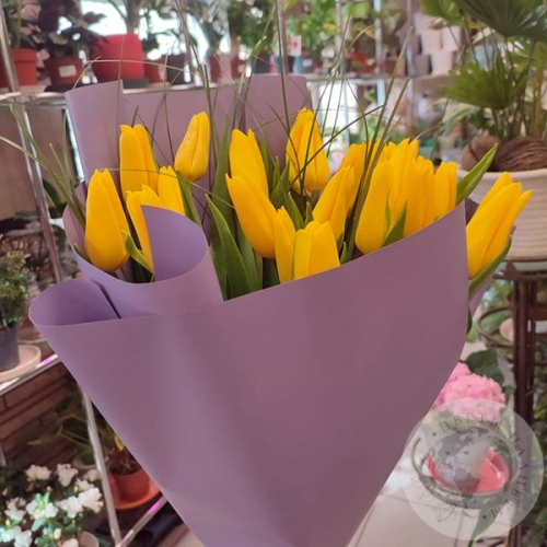 Букет желтых тюльпанов в магазине Цветы Планеты