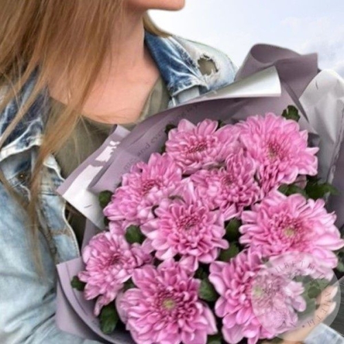 Букет из 9 розовых одноголовых хризантем в магазине Цветы Планеты