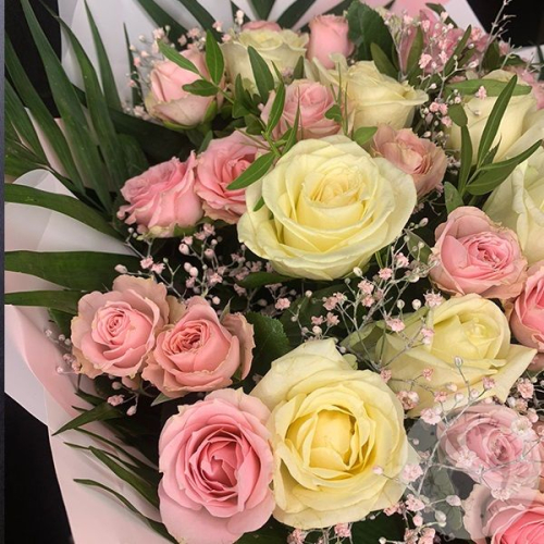 Букет из роз "Светлое послание" в магазине Цветы Планеты