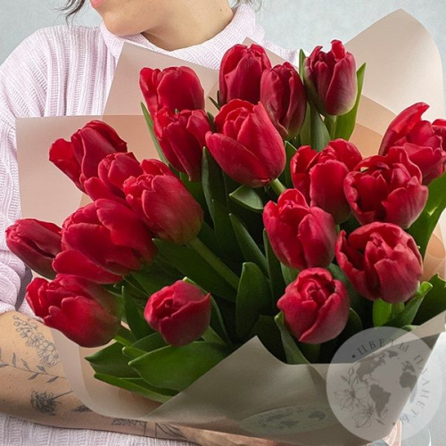 30 тюльпанов красных в магазине Цветы Планеты