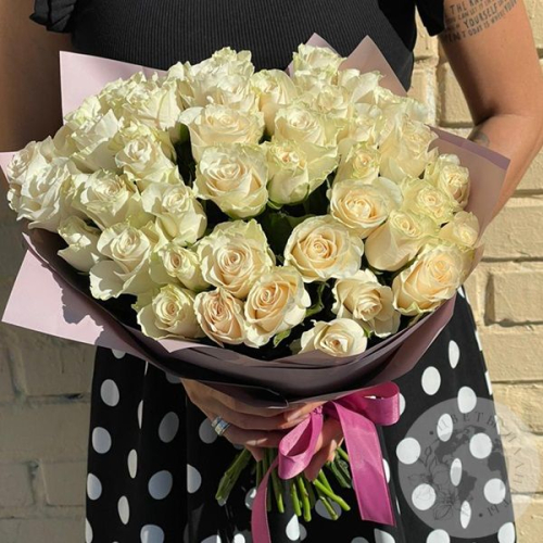 51 белая роза 40 см. в магазине Цветы Планеты