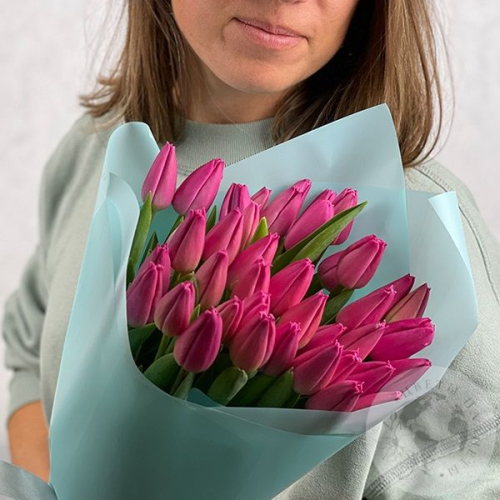 30 тюльпанов бордовых в магазине Цветы Планеты