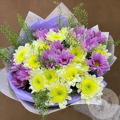 Букет из кустовых хризантем в магазине Цветы Планеты