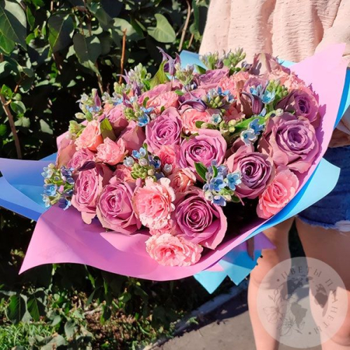 Букет из роз и фисташки "Подари улыбку" в магазине Цветы Планеты