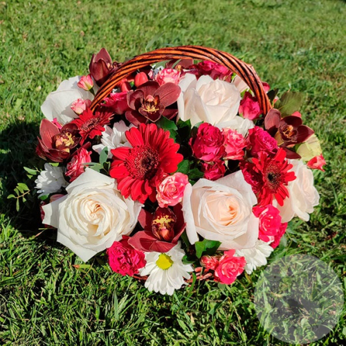 Композиция из роз, орхидей и гербер в корзине в магазине Цветы Планеты Композиция из роз, орхидей и гербер в корзине в магазине Цветы Планеты