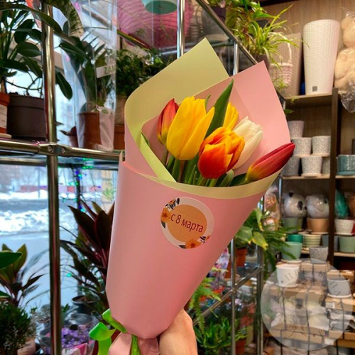 Букет из 7 тюльпанов микс