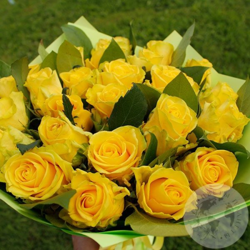 Букет из 25 роз "Солнце" в магазине Цветы Планеты