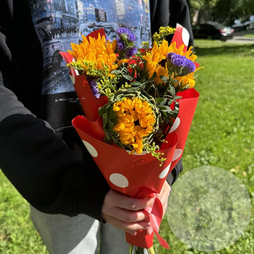 Букет с подсолнухами и фисташкой в магазине Цветы Планеты