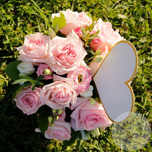 Композиция из роз в коробке "Любимой" в магазине Цветы Планеты