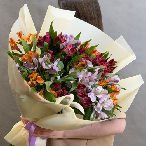 Букет из альстромерий микс в магазине Цветы Планеты
