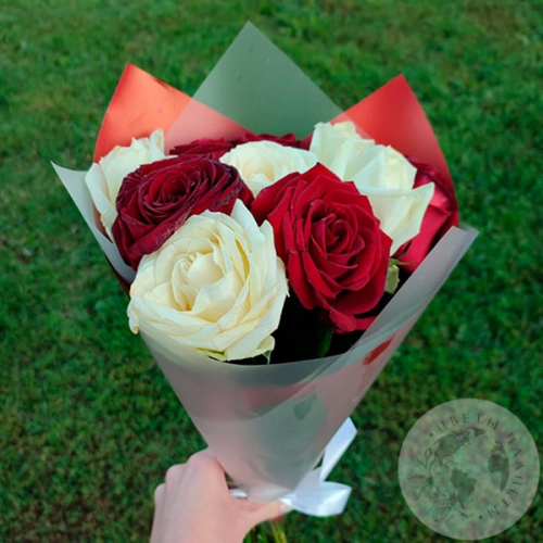 Букет из 11 роз в магазине Цветы Планеты