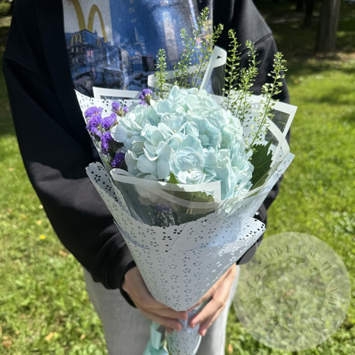 Букет с гортензией в магазине Цветы Планеты