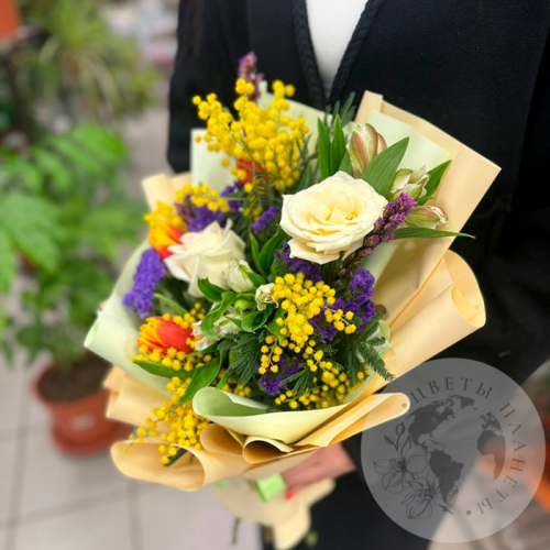 Букет из лилий, гвоздик, роз и альстромерий в магазине Цветы Планеты