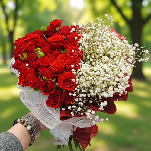 Букет из роз и гипсофилы "Любимой" в магазине Цветы Планеты