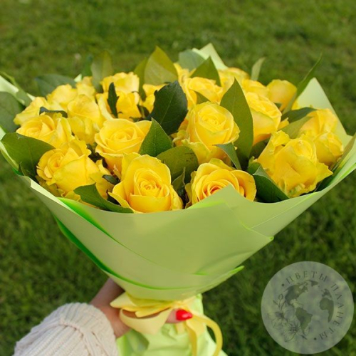 Букет из 25 роз "Солнце" в магазине Цветы Планеты