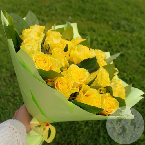 Букет из 25 роз "Солнце" в магазине Цветы Планеты