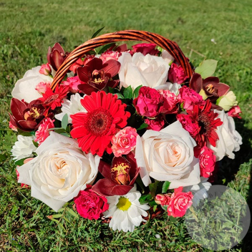 Композиция из роз, орхидей и гербер в корзине в магазине Цветы Планеты Композиция из роз, орхидей и гербер в корзине в магазине Цветы Планеты