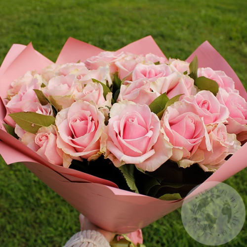 Букет из 25 роз "Нежное чувство" в магазине Цветы Планеты