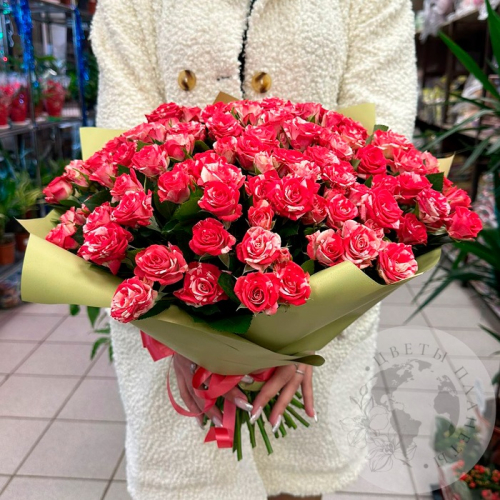 Букет из 51 кустовой розы в магазине Цветы Планеты