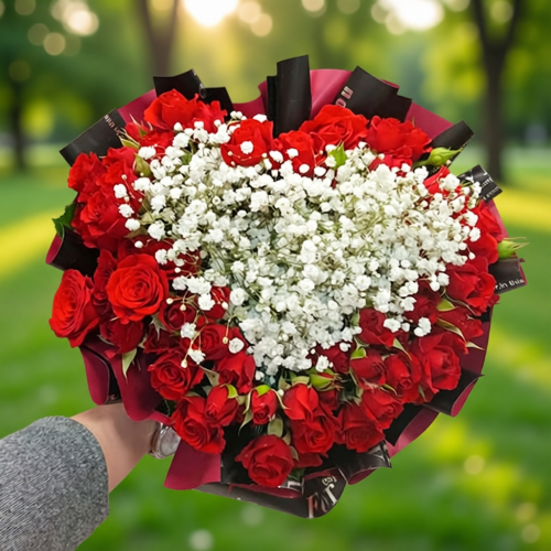 Букет из кустовых роз и гипсофил "Чувства" в магазине Цветы Планеты