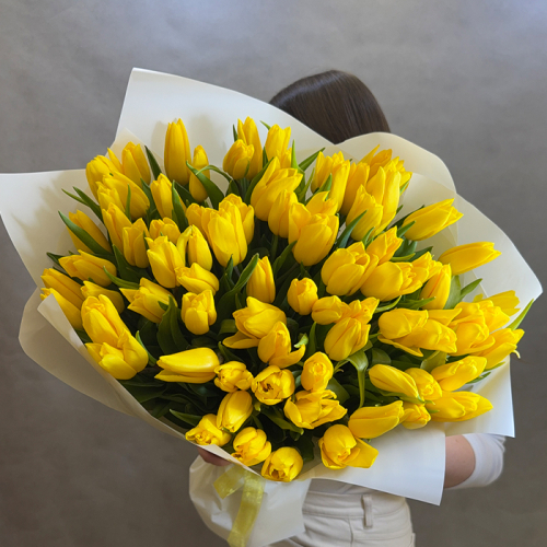 Букет 101 желтый тюльпан в магазине Цветы Планеты