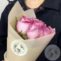 5 роз сиреневых 60 см. в магазине Цветы Планеты