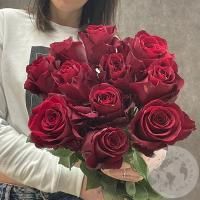 11 роз красных 90 см. в магазине Цветы Планеты