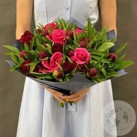 Букет из роз и пионов "Нежность" в магазине Цветы Планеты