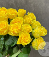 13 роз желтых 50 см. в магазине Цветы Планеты