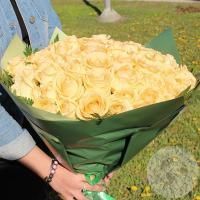 Букет из 51 розы "Летний полдень" в магазине Цветы Планеты