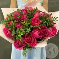 17 розовых роз в магазине Цветы Планеты