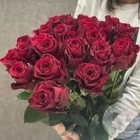 21 роза красная 90 см.