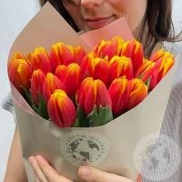15 тюльпанов красно-желтых в магазине Цветы Планеты